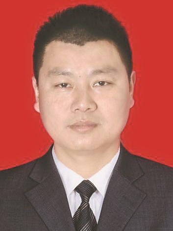 鄧勇(祁陽縣審計局駐肖家鎮青山村幫扶工作隊隊長) 鄧勇(祁陽縣審計局駐肖家鎮青山村幫扶工作隊隊長)