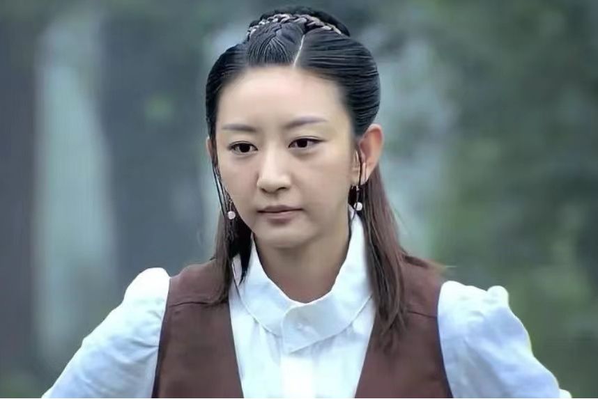 高鳳(《戰火連天》中的抗日女戰士角色) 高鳳(《戰火連天》中的抗日女戰士角色)