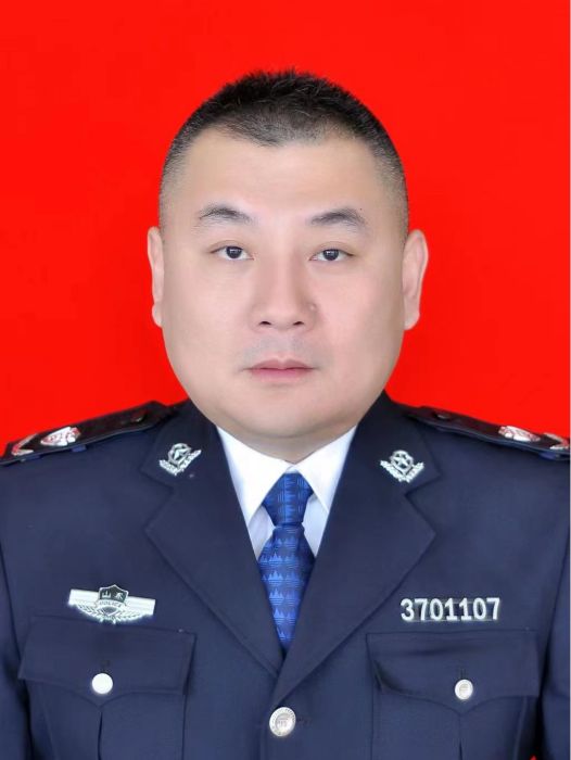 王暉(山東省臨沂市生態環境局蘭山分局黨組書記、局長) 王暉(山東省臨沂市生態環境局蘭山分局黨組書記、局長)