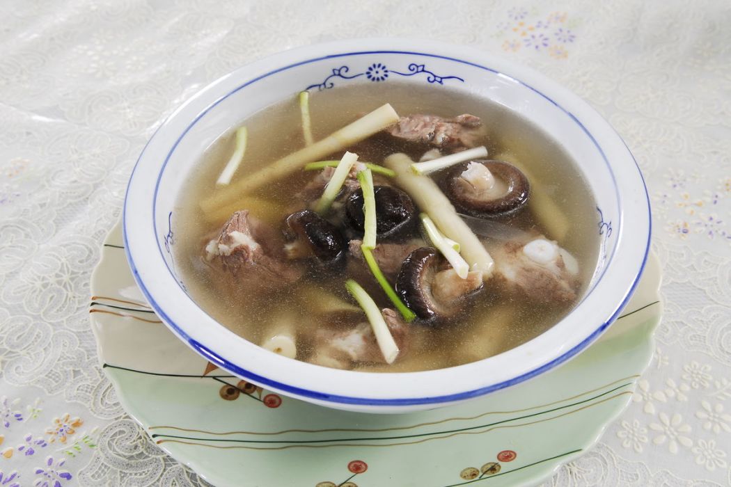 蘑菇筍片湯 蘑菇筍片湯