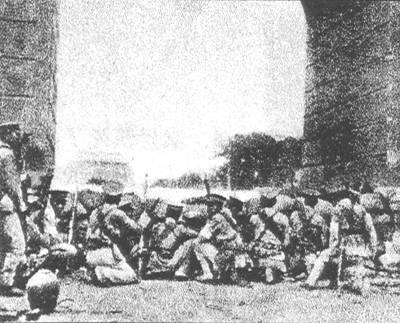 討逆軍在紫禁城東門與辮子軍交戰