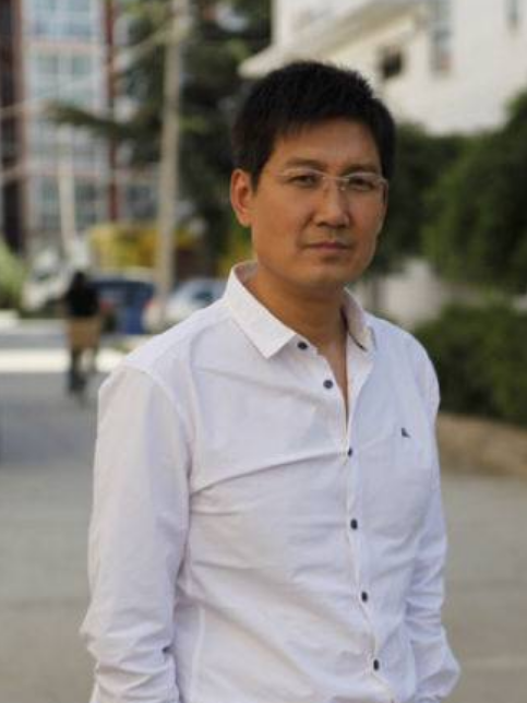 何平(電視劇《妯娌的三國時代》中的何家次子) 何平(電視劇《妯娌的三國時代》中的何家次子)