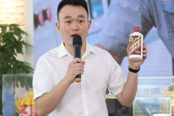 袁泉(貴州茅台酒股份有限責任公司質量部員工) 袁泉(貴州茅台酒股份有限責任公司質量部員工)