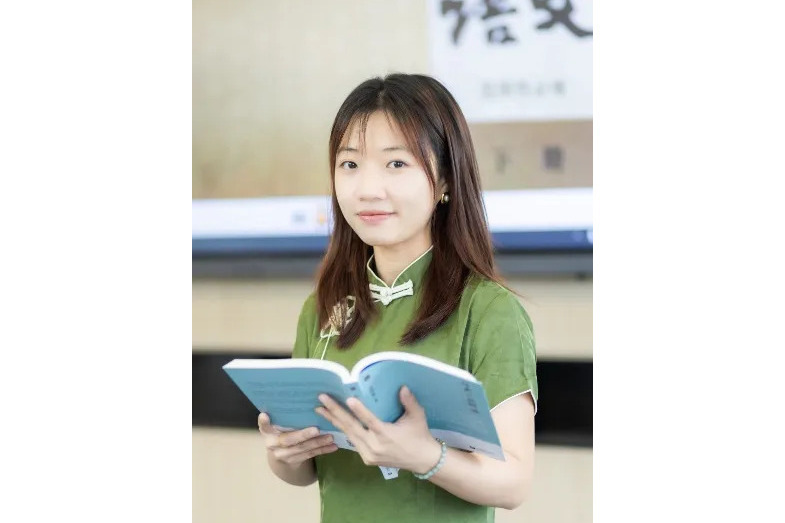 邱倩文 邱倩文