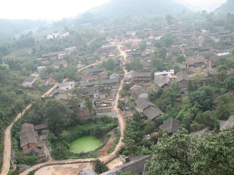亮山村(雲南省文山州丘北縣雙龍營鎮亮山村) 亮山村(雲南省文山州丘北縣雙龍營鎮亮山村)