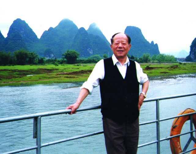 鄒步英 鄒步英