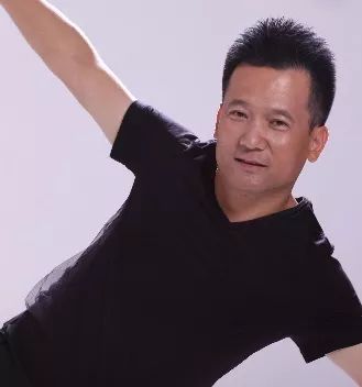 張繼成(金頂獎設計師) 張繼成(金頂獎設計師)