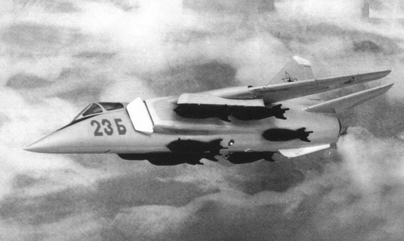 米格-23Sh方案奠定了日後“鞭笞者”攻擊機的基本設計