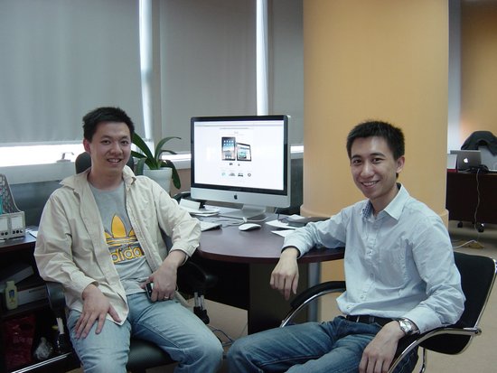 馮華君（左）和吳曉丹