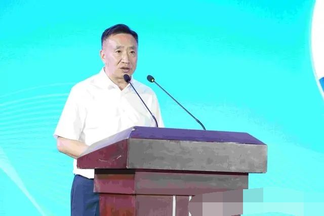劉進(貴州省仁懷市委常委、貴州仁懷經濟開發區黨工委書記) 劉進(貴州省仁懷市委常委、貴州仁懷經濟開發區黨工委書記)