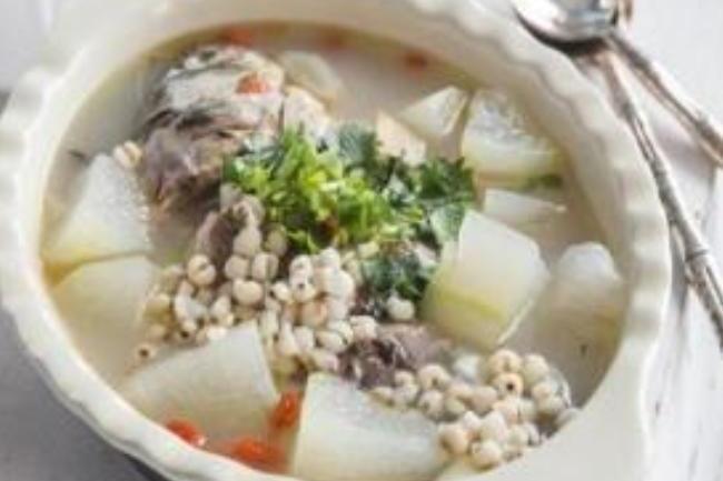 薏米鯽魚 薏米鯽魚