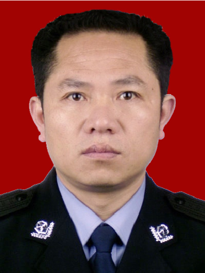 劉暉(吉安市公安局青原分局黨委委員、副局長) 劉暉(吉安市公安局青原分局黨委委員、副局長)