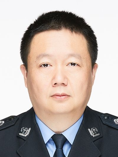 陸高峰(浙江省海寧市公安局黨委副書記、常務副局長) 陸高峰(浙江省海寧市公安局黨委副書記、常務副局長)
