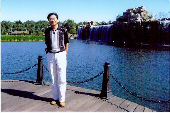 陳基福(化學新教材組的常務副主編) 陳基福(化學新教材組的常務副主編)