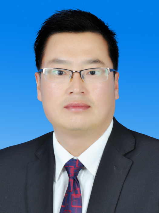 李忠華(陝西省漢中市鎮巴縣委常委、縣政府黨組副書記、常務副縣長) 李忠華(陝西省漢中市鎮巴縣委常委、縣政府黨組副書記、常務副縣長)