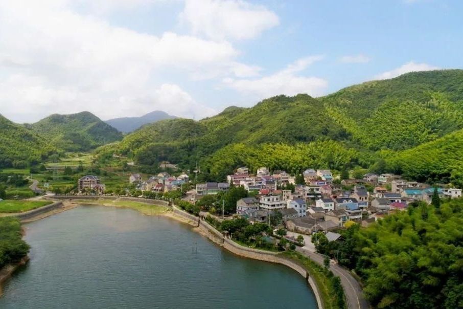何婆嶺村 何婆嶺村