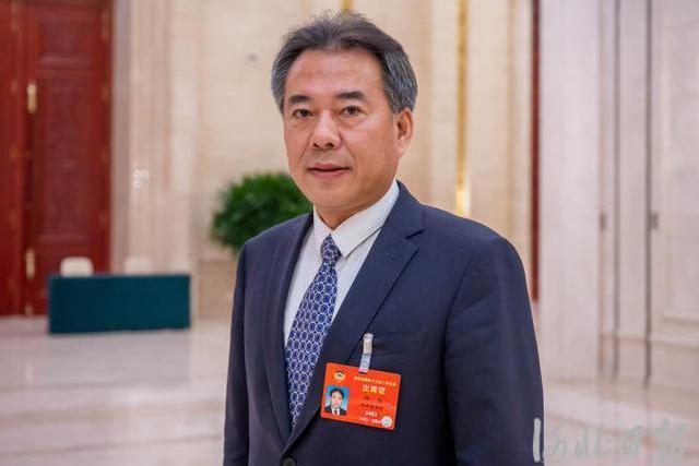 許傑(河北聯通副總經理,河北省政協委員) 許傑(河北聯通副總經理,河北省政協委員)
