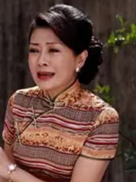 吳彩雲(電視劇《名門媳婦》中的角色,由葛蕾飾演) 吳彩雲(電視劇《名門媳婦》中的角色,由葛蕾飾演)