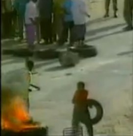 摩加迪沙索馬里民兵燒輪胎黑煙信號