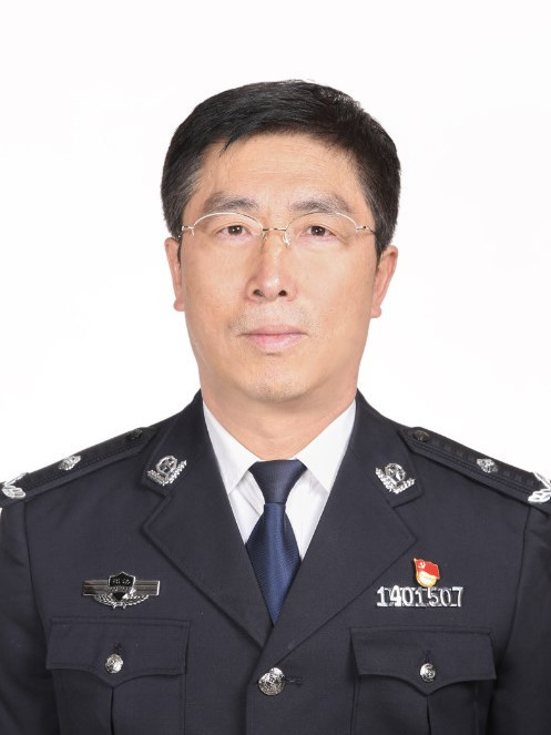 李建山(山西省戒毒管理局黨委委員、政治部主任) 李建山(山西省戒毒管理局黨委委員、政治部主任)