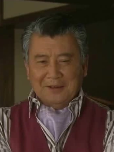 服部(2012年喜劇《LEGALHIGH》中的角色) 服部(2012年喜劇《LEGALHIGH》中的角色)
