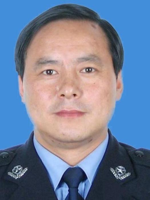 吳建平(湖北省宜昌市長陽土家族自治縣公安局黨委副書記、副局長) 吳建平(湖北省宜昌市長陽土家族自治縣公安局黨委副書記、副局長)