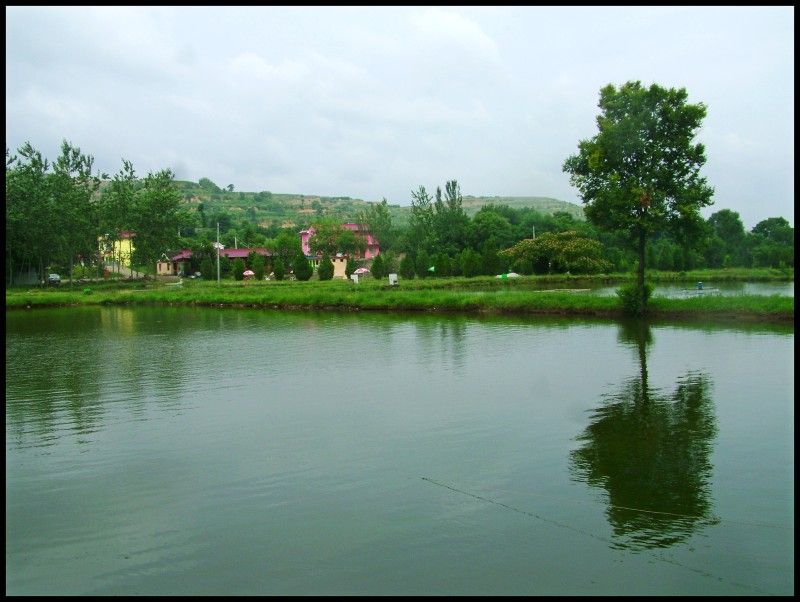 小魚塘村(乾河鄉紅舍克行政村下轄村) 小魚塘村(乾河鄉紅舍克行政村下轄村)