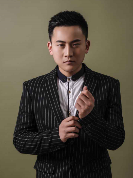 朱子峰 朱子峰