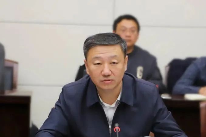 斯欽都楞(興安職業技術學院黨委書記) 斯欽都楞(興安職業技術學院黨委書記)