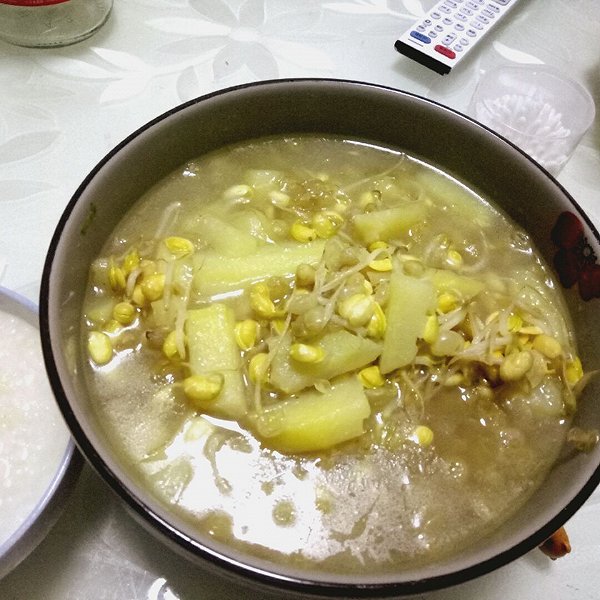 土豆豆芽湯