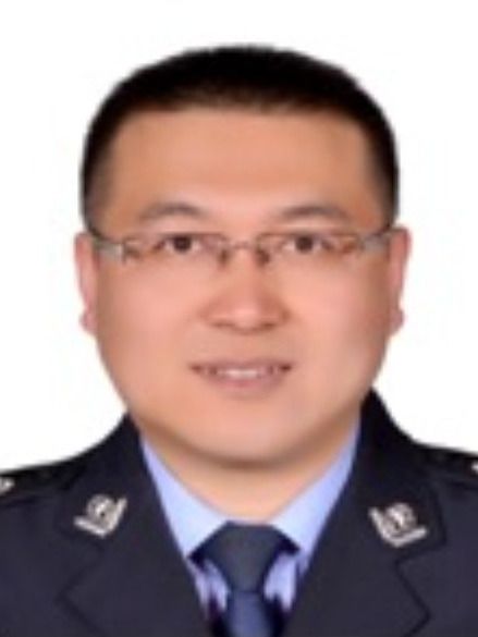王剛強(內蒙古自治區呼和浩特市公安局回民分局黨委委員、副局長) 王剛強(內蒙古自治區呼和浩特市公安局回民分局黨委委員、副局長)