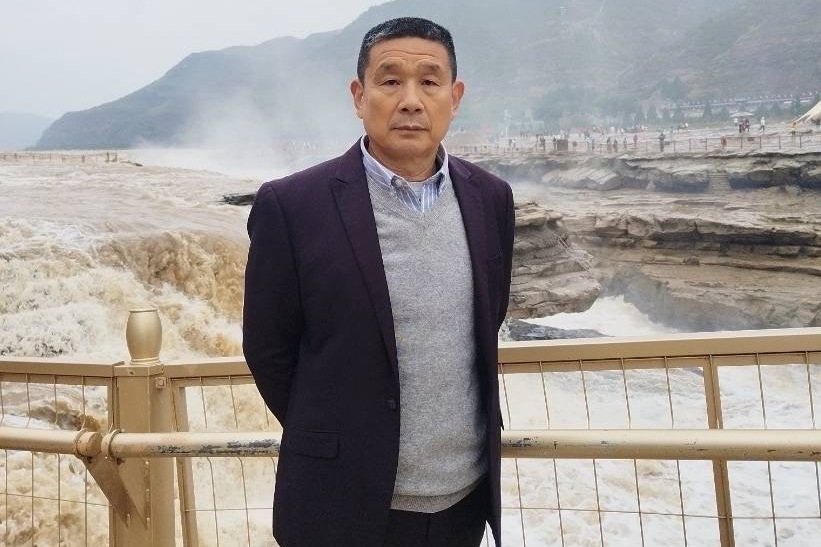 姜超(詩人、中國詩歌學會會員)