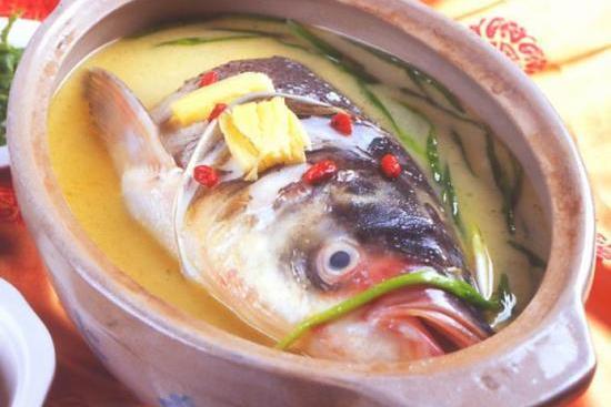 大魚頭砂鍋 大魚頭砂鍋