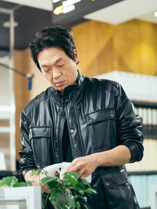 李斗燮(浪漫愛情劇《觸及真心》中的角色) 李斗燮(浪漫愛情劇《觸及真心》中的角色)