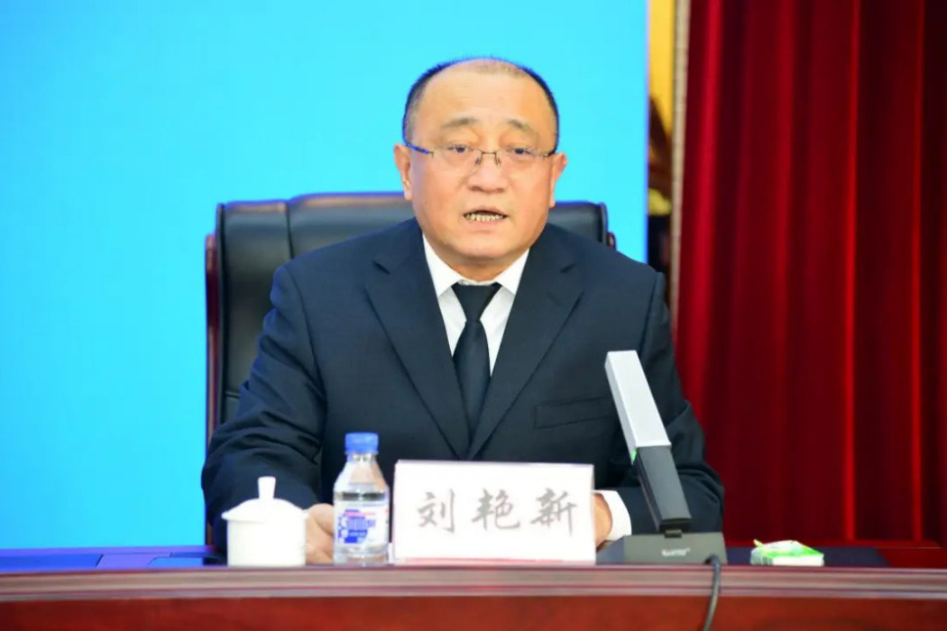 劉艷新(遼寧省交通運輸事務服務中心黨委副書記、紀委書記) 劉艷新(遼寧省交通運輸事務服務中心黨委副書記、紀委書記)