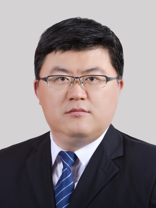 徐明(山東省威海市文登區商務局黨組成員、副局長、二級主任科員)