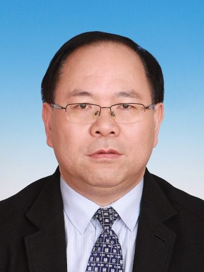 趙國鋒(天津市第十八屆人大代表、常委、財政經濟委員會委員,天津久日新材料股份有限公司董事長) 趙國鋒(天津市第十八屆人大代表、常委、財政經濟委員會委員,天津久日新材料股份有限公司董事長)