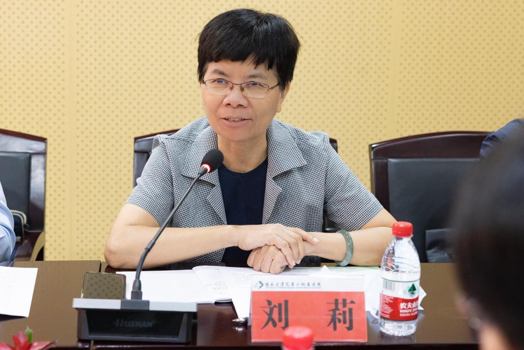 劉莉(廣西壯族自治區衛生健康委員會原二級巡視員) 劉莉(廣西壯族自治區衛生健康委員會原二級巡視員)