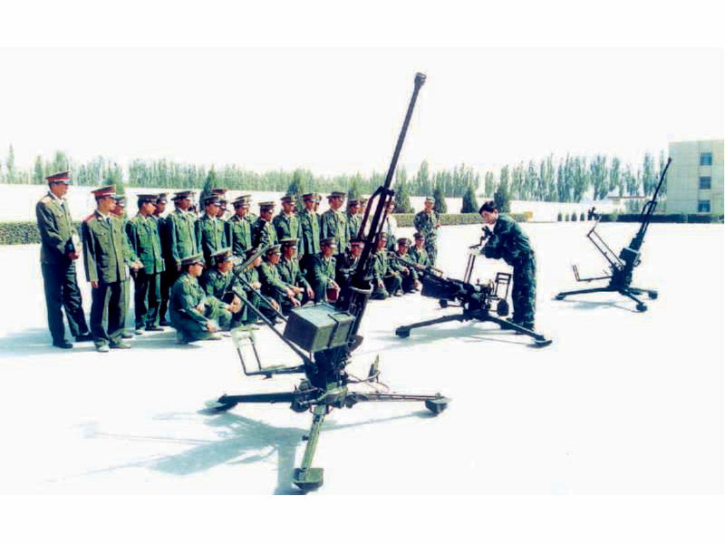中國軍隊裝備的QJG-02高射機槍