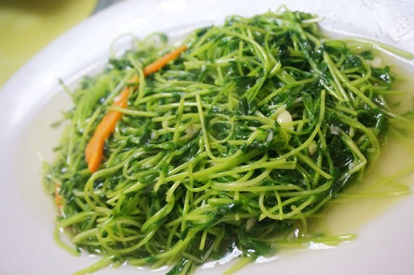 荸薺炒豆苗 荸薺炒豆苗