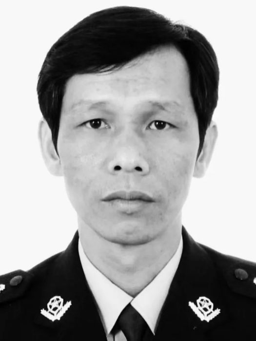 黃忠(廣西壯族自治區德保縣看守所原民警) 黃忠(廣西壯族自治區德保縣看守所原民警)