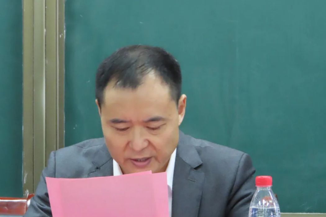 丁勇(江蘇大學文學院黨委副書記、副院長) 丁勇(江蘇大學文學院黨委副書記、副院長)