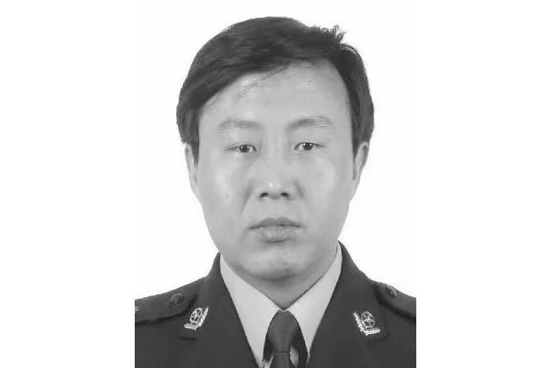 王長海(西峽縣公安局龍成治安大隊原大隊長) 王長海(西峽縣公安局龍成治安大隊原大隊長)