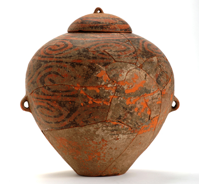 彩陶蓋罐（遼寧考古所）