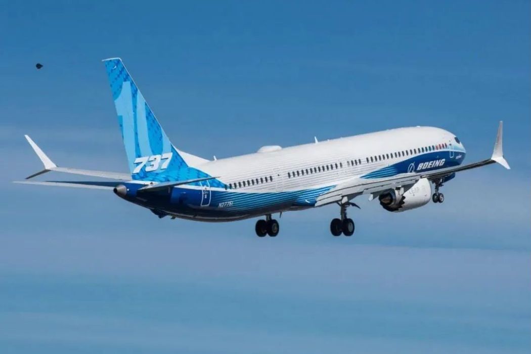 波音737-10 波音737-10