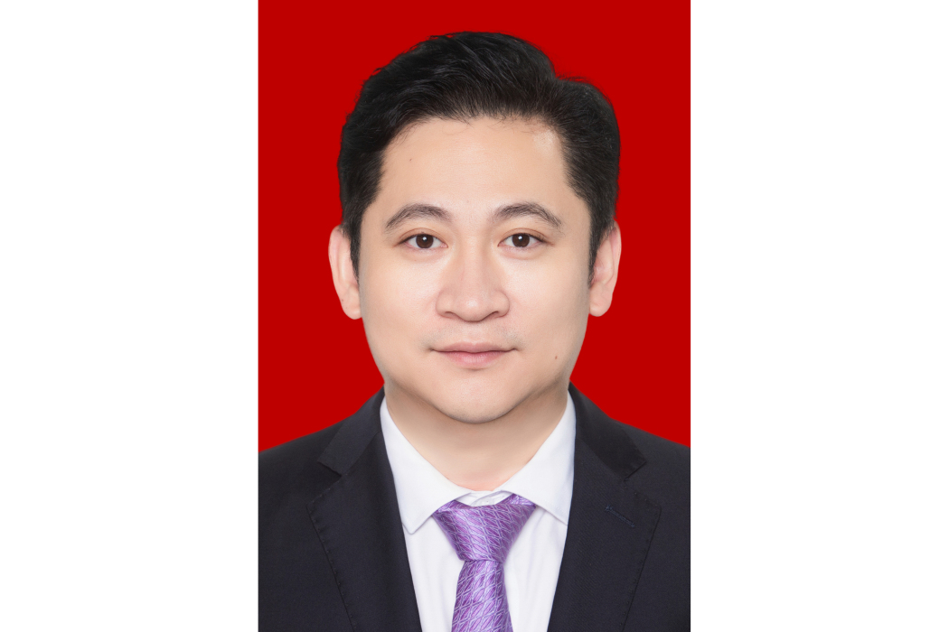 宋貴祥(四川發展證券投資基金管理有限公司黨支部書記、董事長) 宋貴祥(四川發展證券投資基金管理有限公司黨支部書記、董事長)