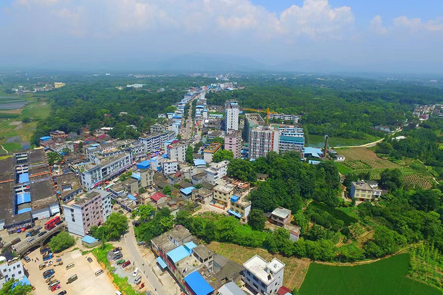 界首村(廣西壯族自治區桂林市興安縣界首鎮下轄村) 界首村(廣西壯族自治區桂林市興安縣界首鎮下轄村)