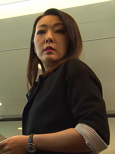 雲飛飛(喜劇《愛·回家之八時入席》中的角色) 雲飛飛(喜劇《愛·回家之八時入席》中的角色)