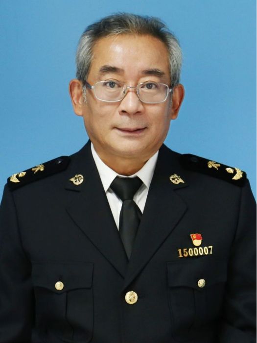 張東(長春海關副關長、黨委委員) 張東(長春海關副關長、黨委委員)