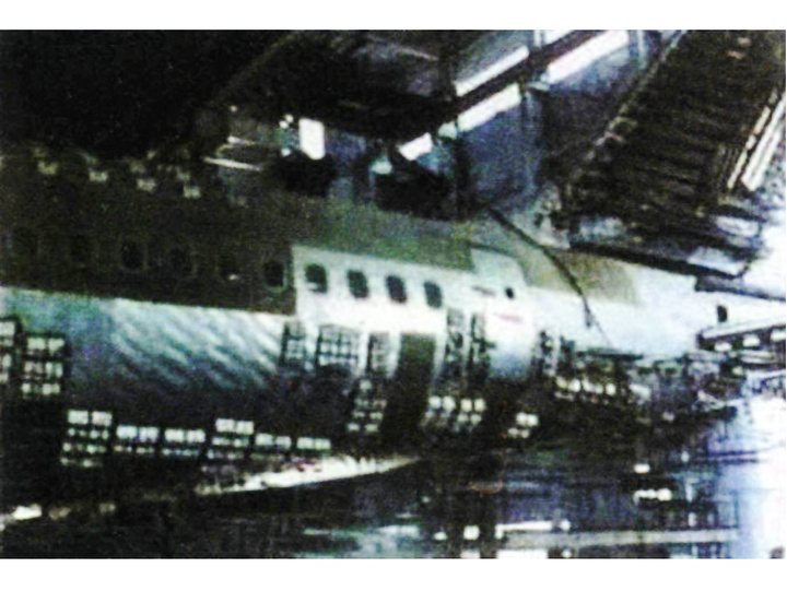 上海飛機廠在組裝運-10